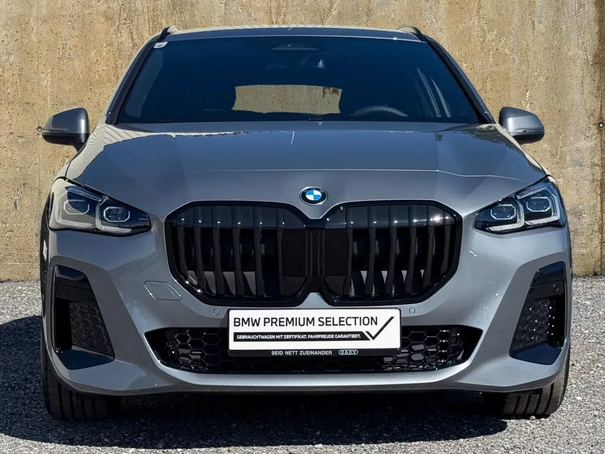 BMW 2 Series 2025 photo 2
