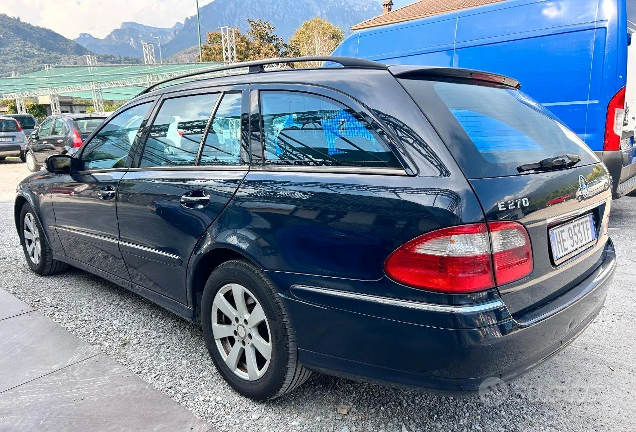 Mercedes-Benz E-Class 2004 photo 4