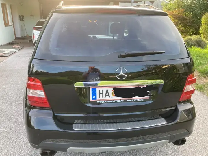 Mercedes-Benz M-Class 2006 photo 2