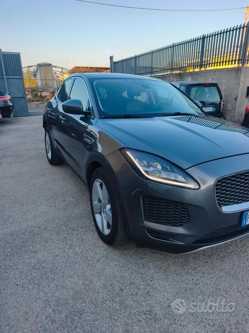 Jaguar E-Pace 2019 photo 3