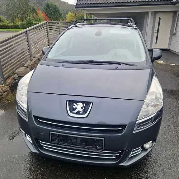 Peugeot 5008 2011 photo 5