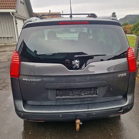 Peugeot 5008 2011 photo 4