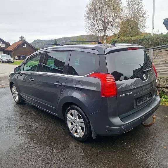 Peugeot 5008 2011 photo 3