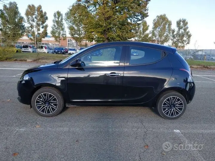 Lancia Ypsilon 2023 photo 2