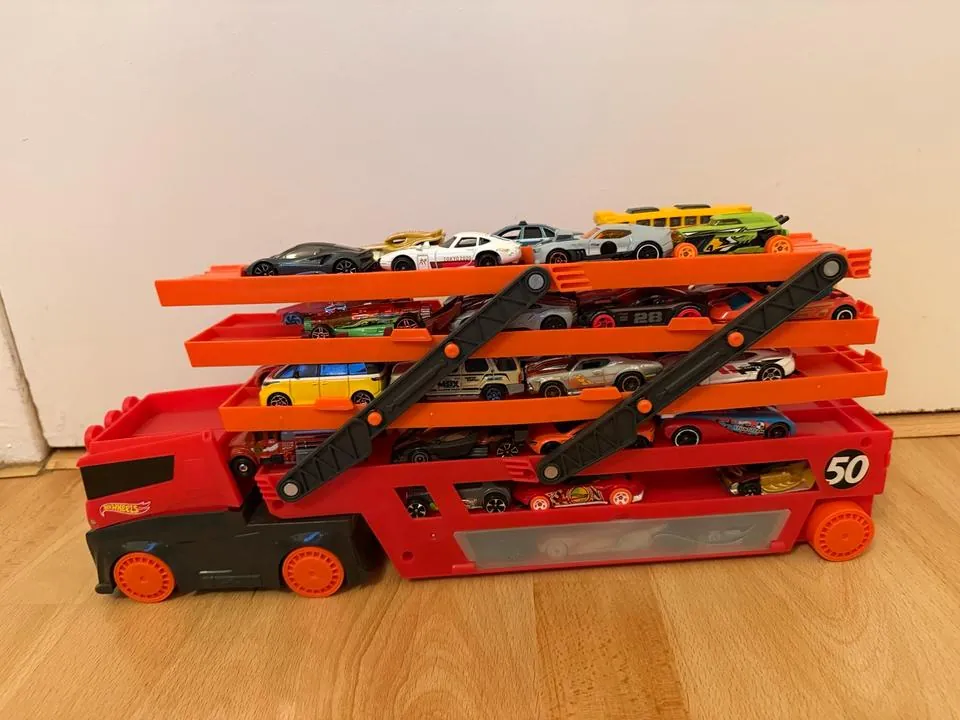 Hot Wheels Mega Hauler
