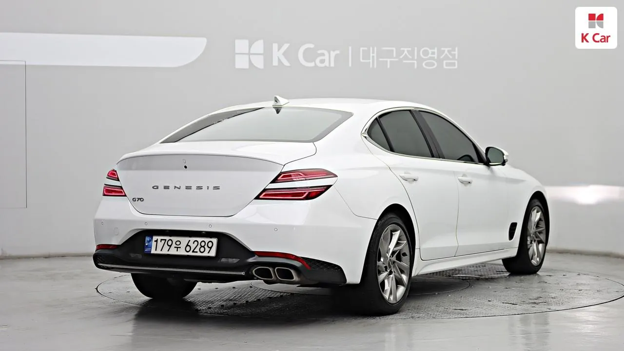 Genesis G70 2022 photo 2