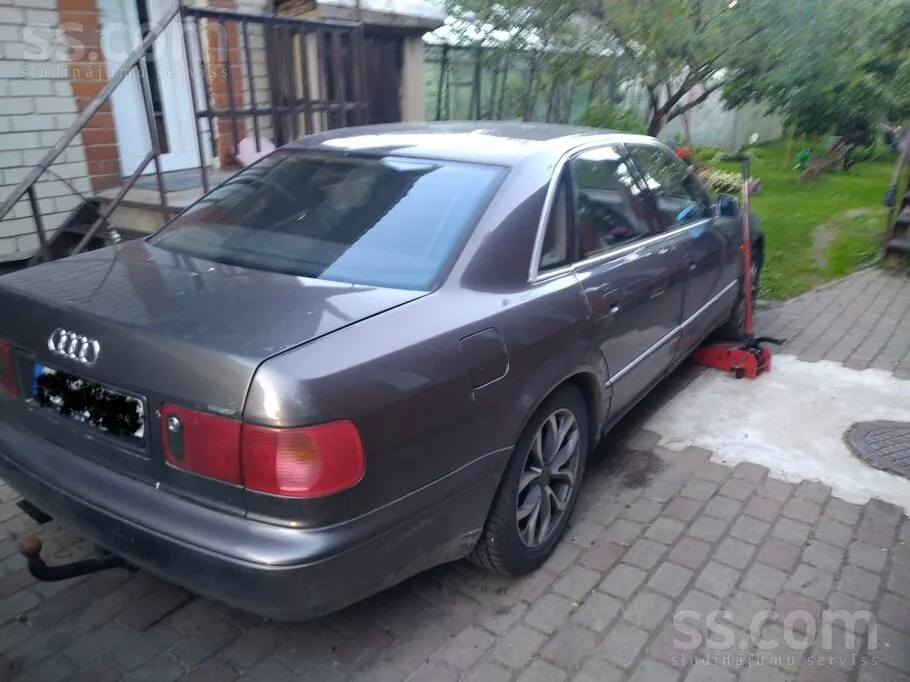 Audi A8 1997 photo 2
