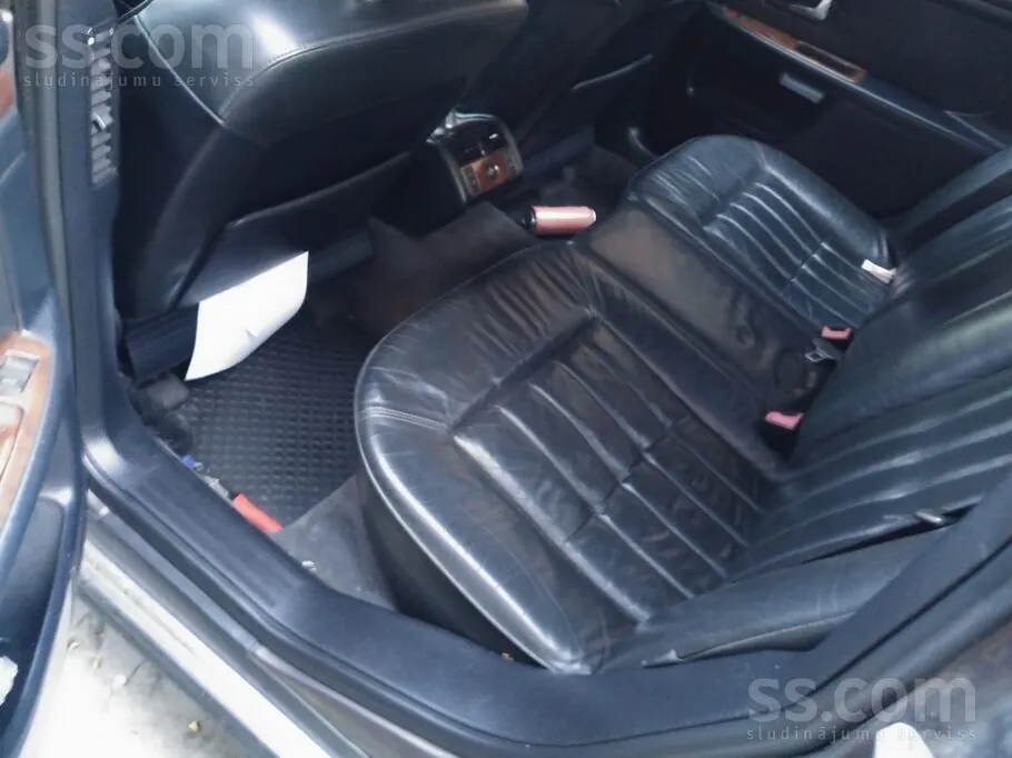 Audi A8 1997 photo 3