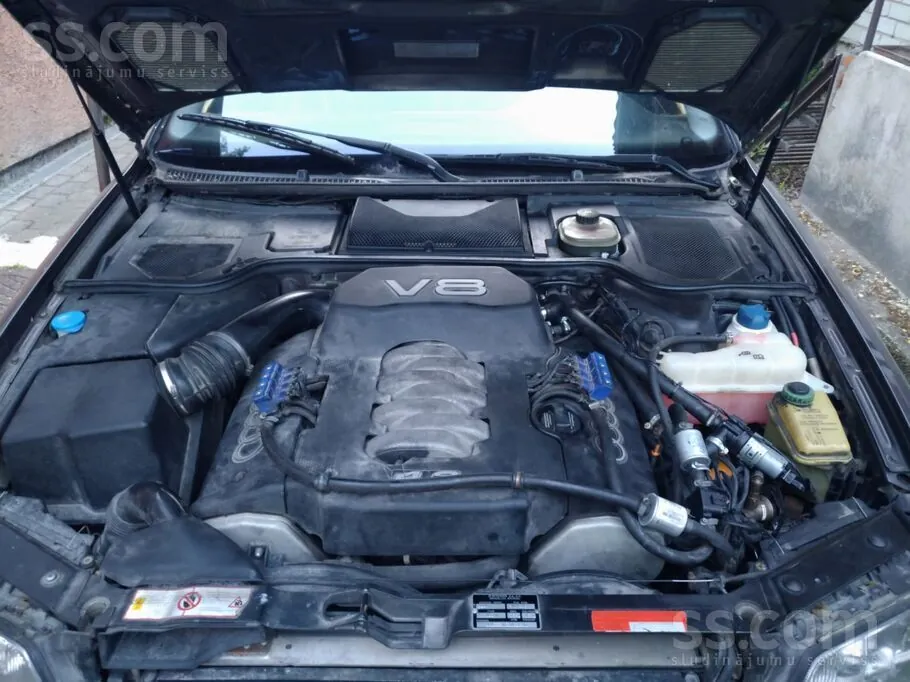 Audi A8 1997 photo 4