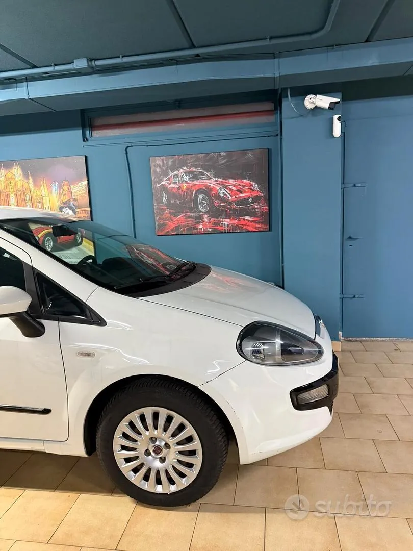 Fiat Punto Evo 2012 photo 2