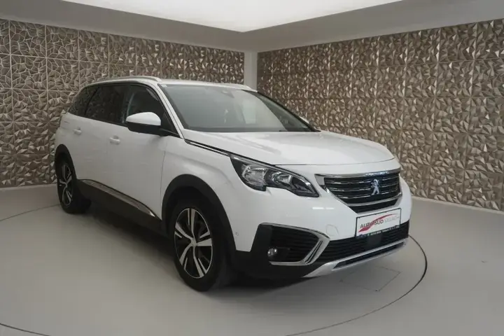Peugeot 5008 2018 photo 3