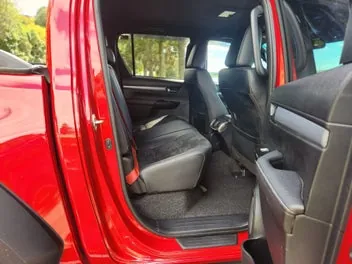 Toyota Hilux 2024 photo 3