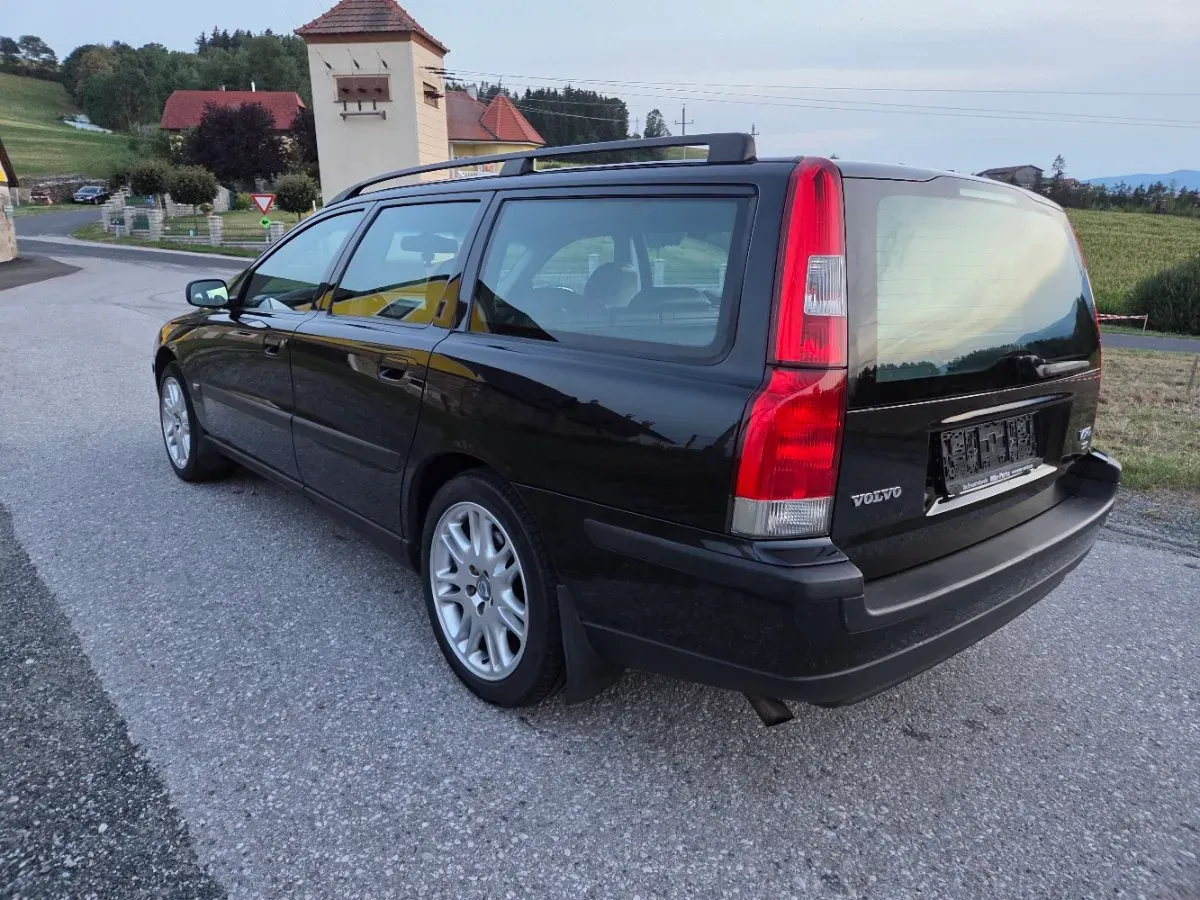 Volvo V70 2004 photo 2