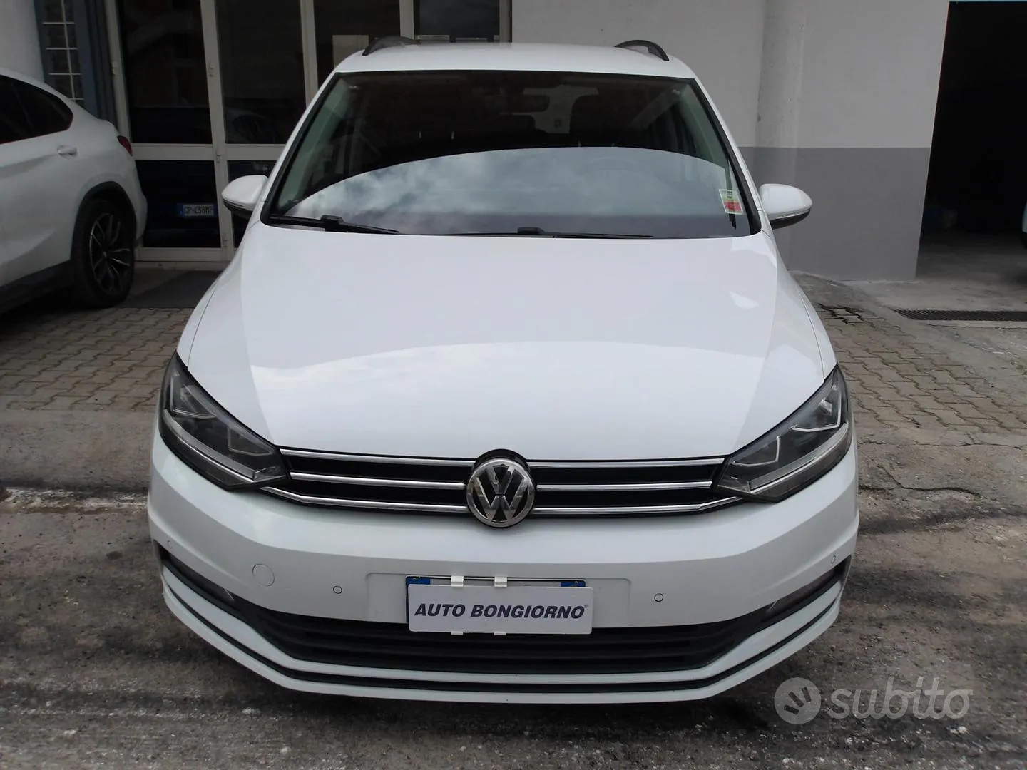 Volkswagen Touran 2016 photo 2