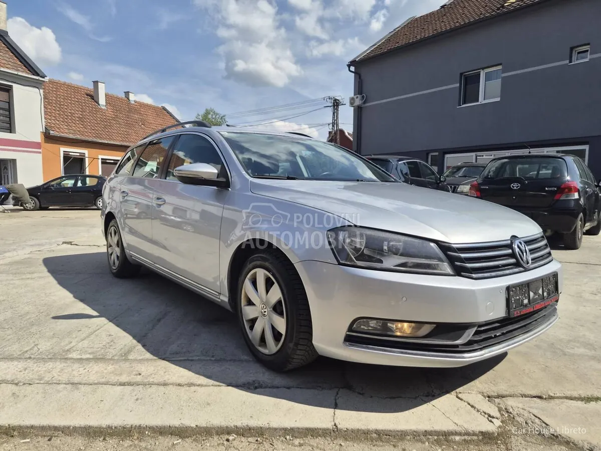 Volkswagen Passat 2012 photo 2