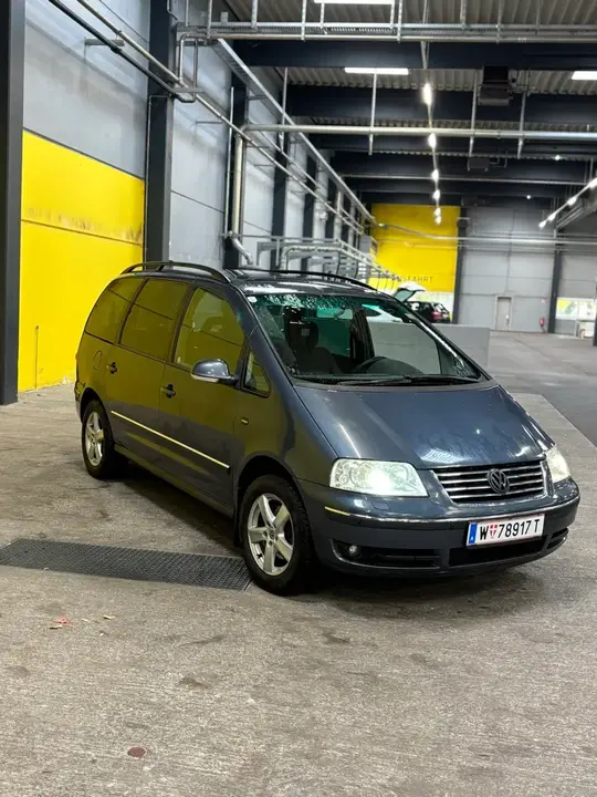 Volkswagen Sharan 2004 photo 2