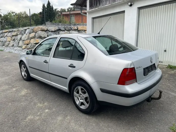 Volkswagen Bora 1998 photo 2