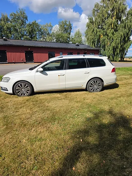 Volkswagen Passat 2013 photo 2