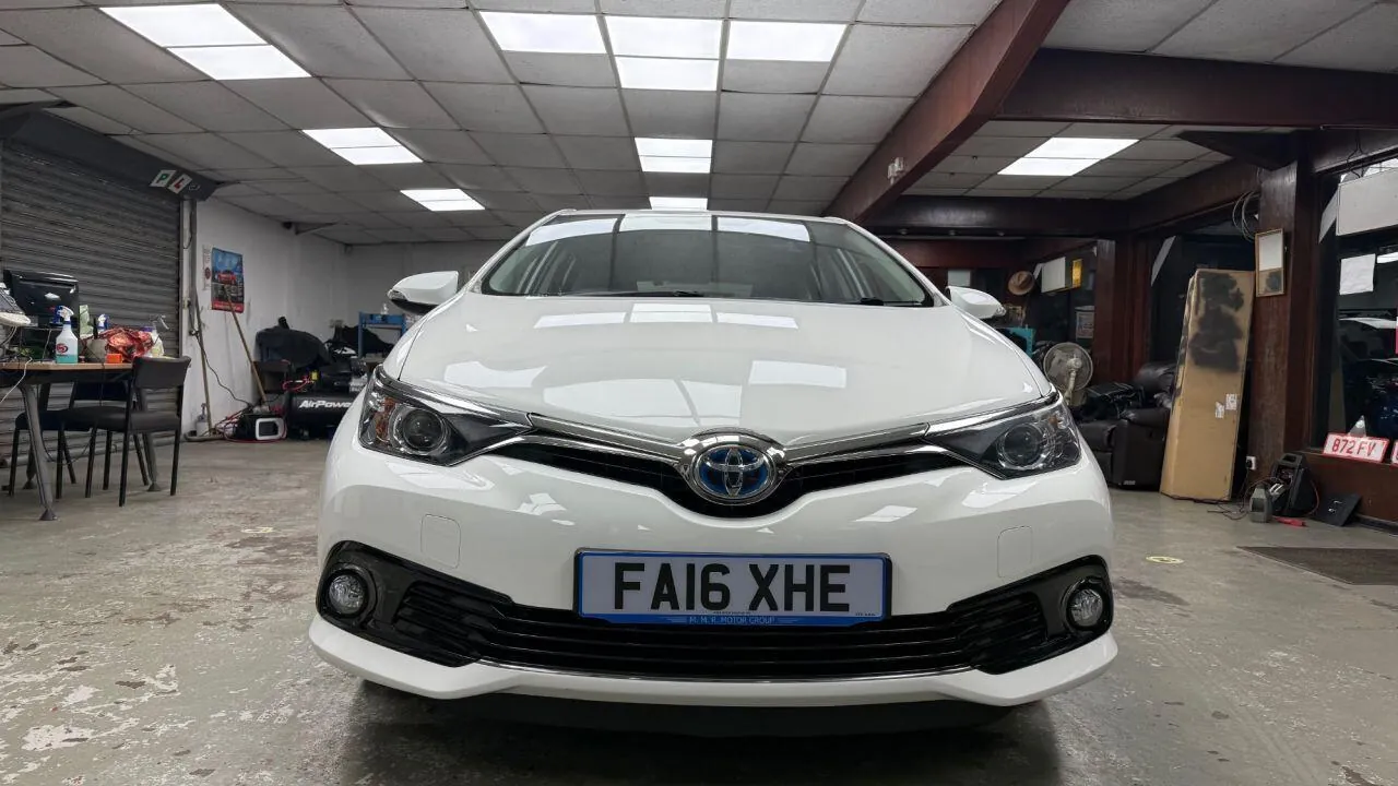 Toyota Auris 2016 photo 3