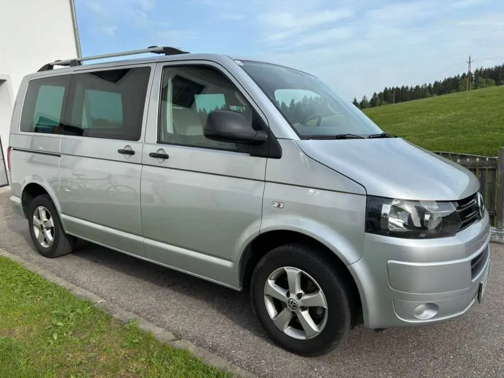 Volkswagen Multivan 2013 photo 2