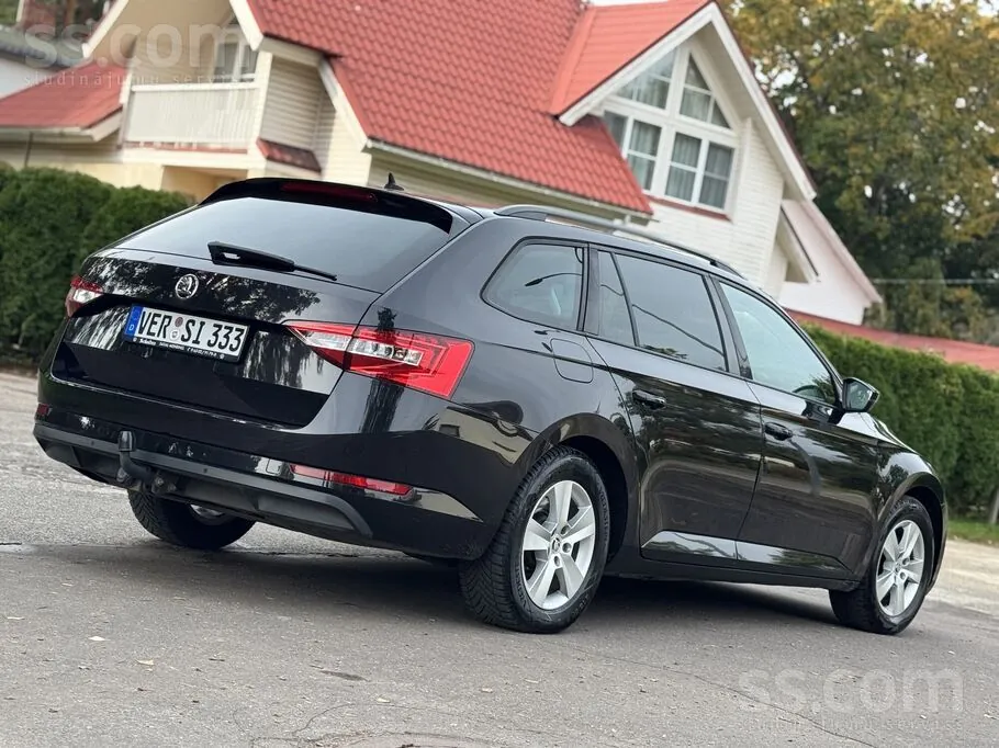Skoda Superb 2016 photo 2