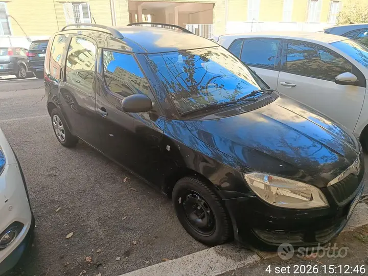 Skoda Roomster 2011 photo 4