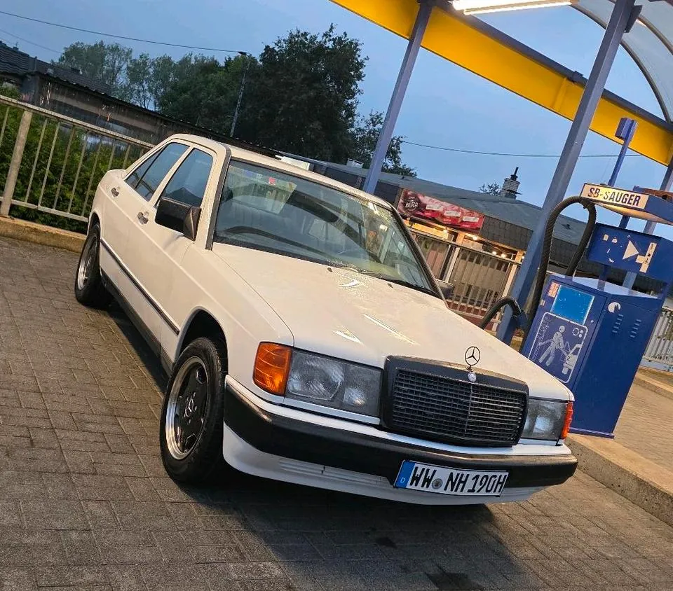 Mercedes-Benz 190D