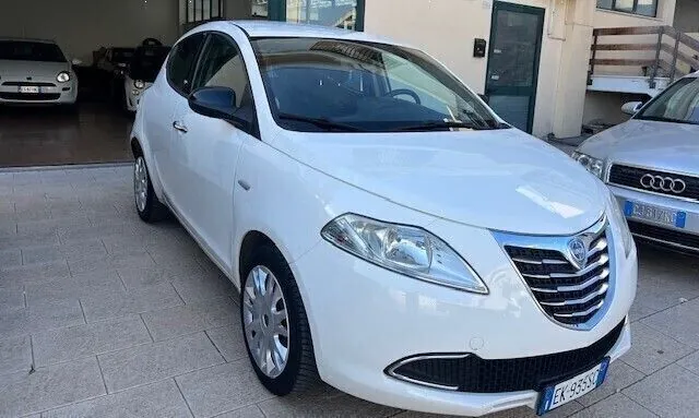 Lancia Ypsilon 2012 photo 3