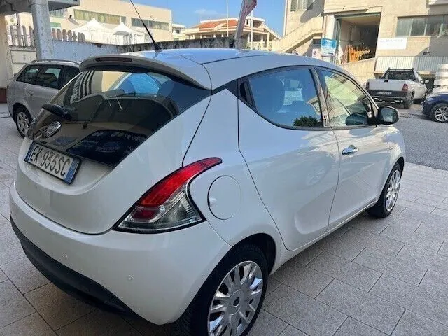 Lancia Ypsilon 2012 photo 4