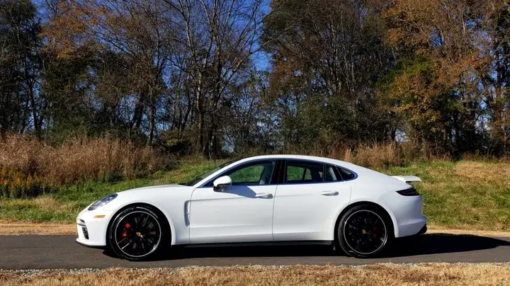 Porsche Panamera 2018 photo 2