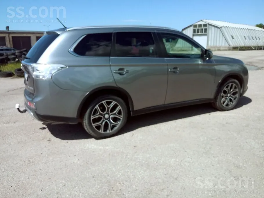 Mitsubishi Outlander 2015 photo 5