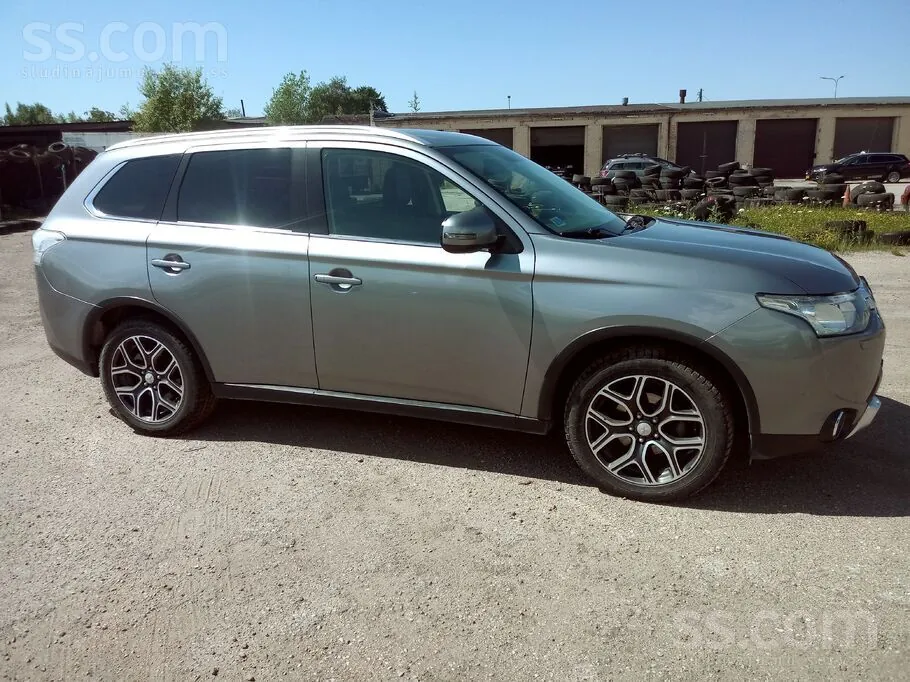 Mitsubishi Outlander 2015 photo 4