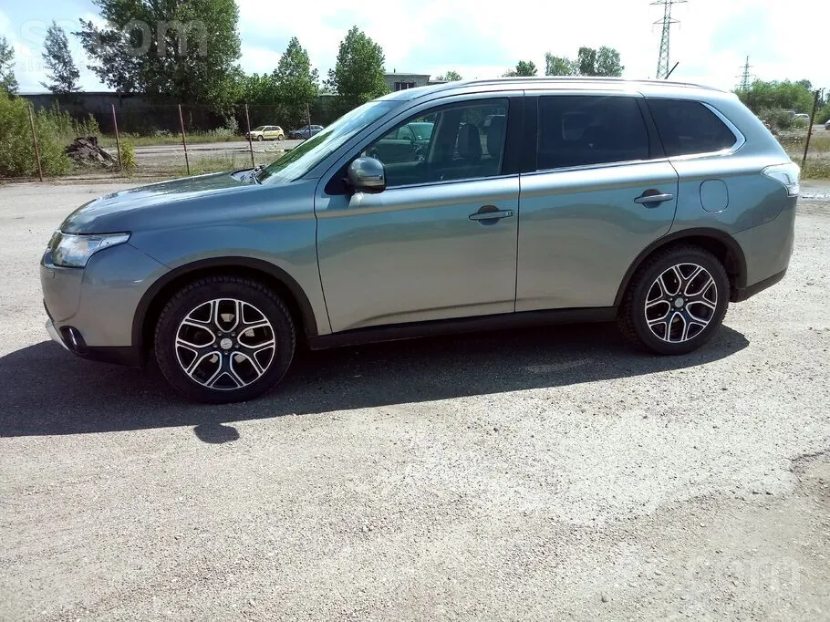 Mitsubishi Outlander 2015 photo 2