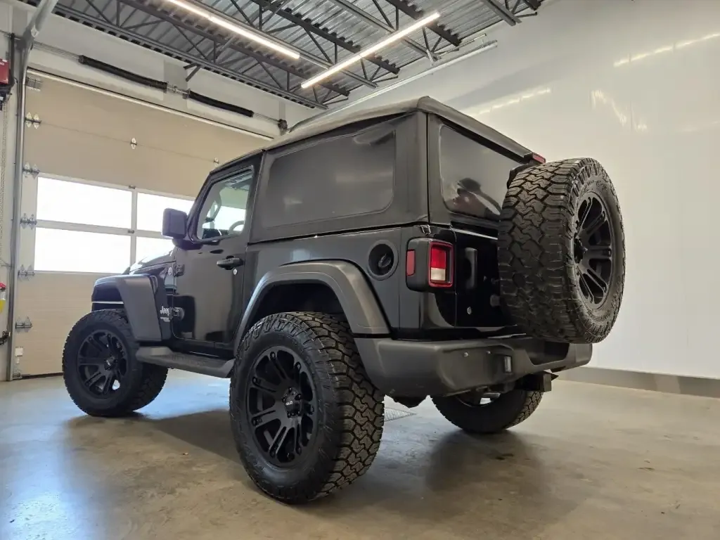 Jeep Wrangler 2018 photo 2