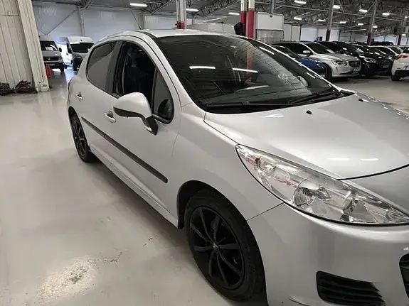 Peugeot 207 2009 photo 3