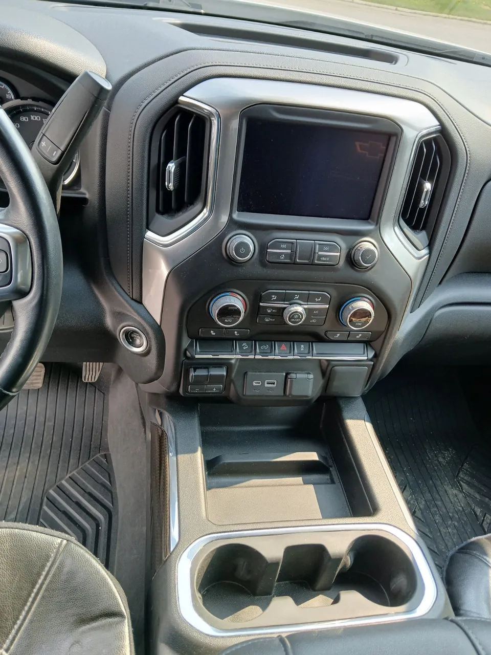 Chevrolet Silverado 1500 2022 photo 3