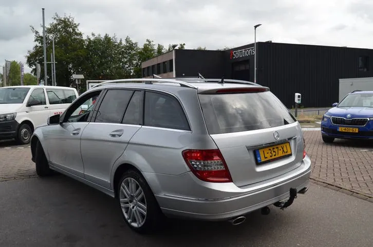 Mercedes-Benz C-Class 2009 photo 3