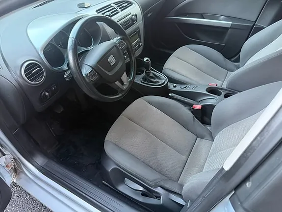 Seat Leon 2011 photo 4