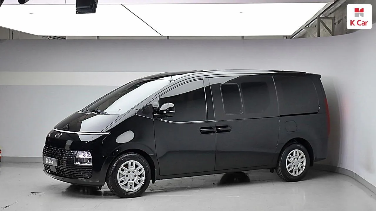 Hyundai Staria 2022 photo 2