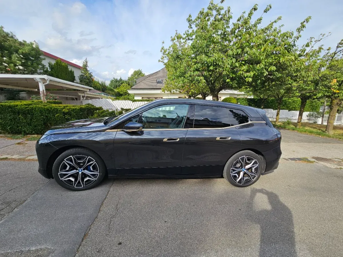 BMW Ix 2022 photo 2