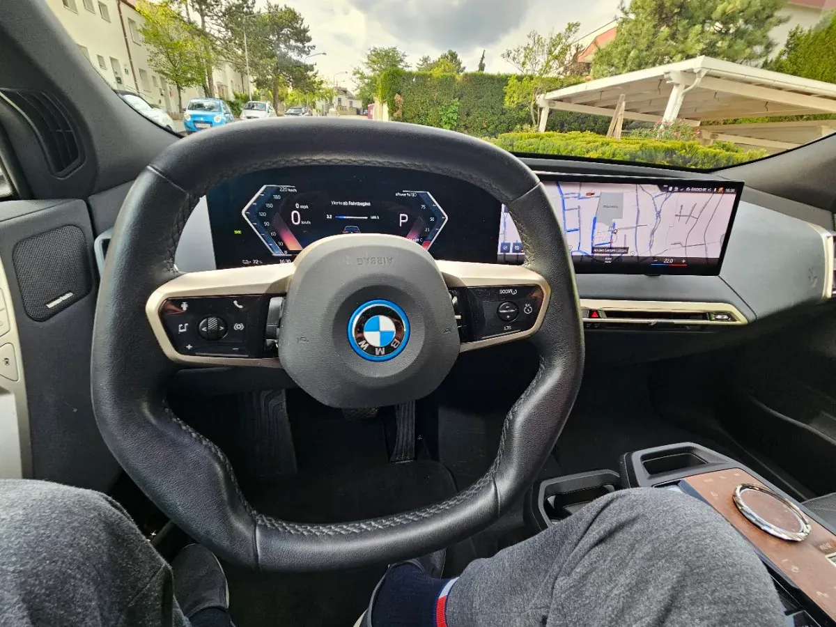 BMW Ix 2022 photo 3