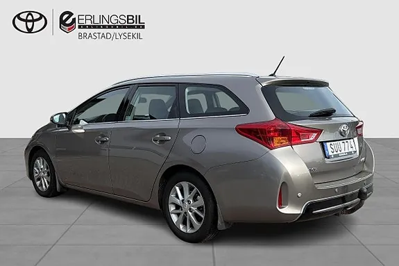 Toyota Auris 2014 photo 2