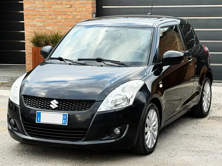 Suzuki Swift 2012 photo 3