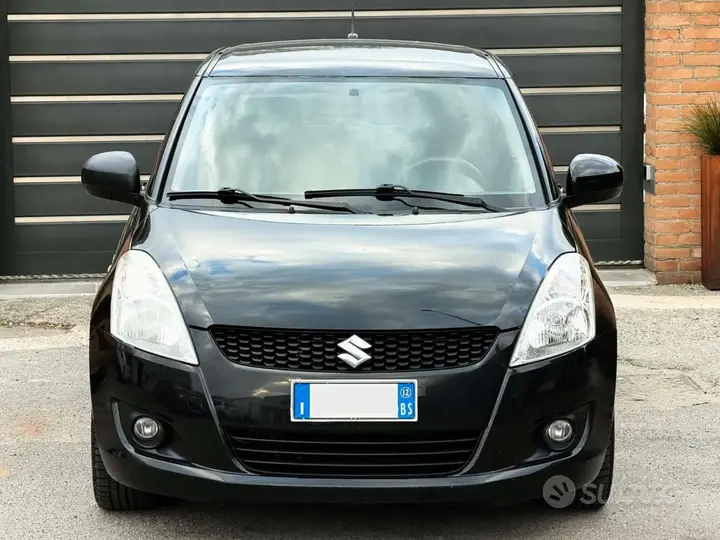 Suzuki Swift 2012 photo 2