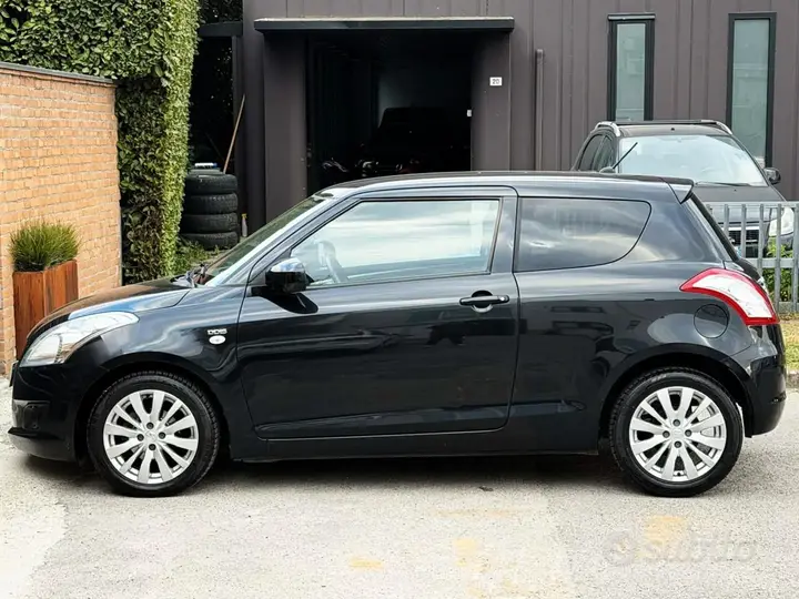 Suzuki Swift 2012 photo 5