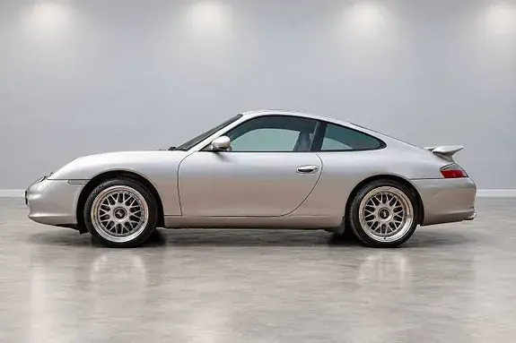Porsche 911 Carrera 2003 photo 2
