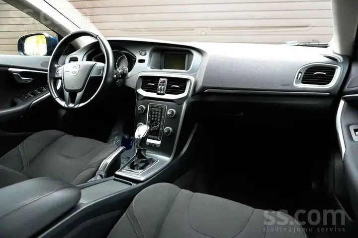 Volvo V40 2012 photo 5