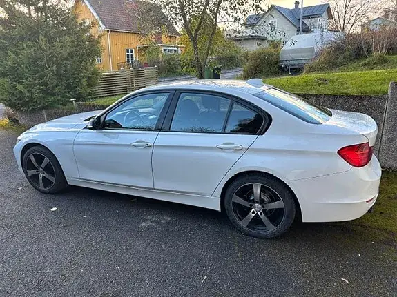 BMW 328I 2014 photo 3