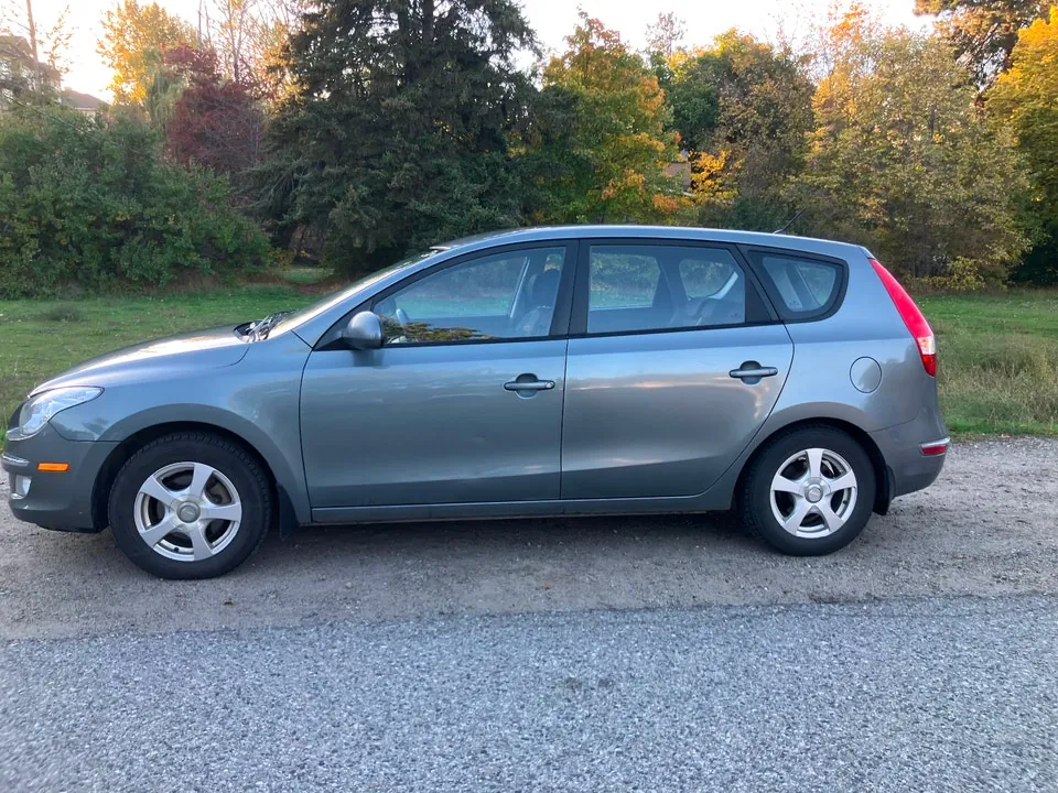 Hyundai Elantra 2010 photo 2