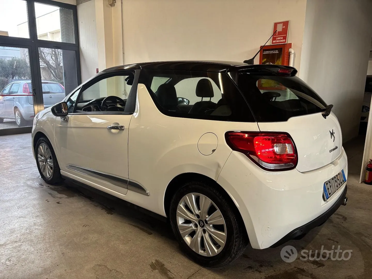 DS Automobiles Ds 3 2013 photo 2